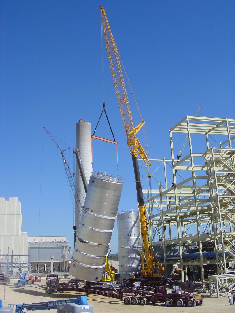 Industrial tank and silo lift with Champion crane